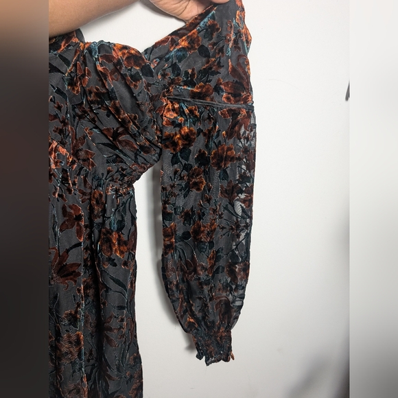 House Of Harlow Burna Mini Dress Velvet Burnout Dark Moody Floral Off Shoulder S - Picture 4 of 12